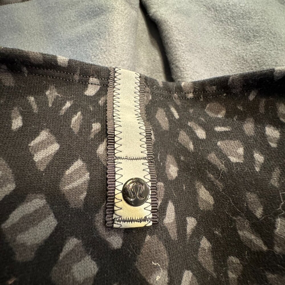 Lululemon Vinyasa Scarf - Picture 4 of 13